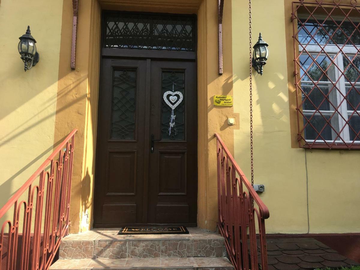 Katus Apartman Apartment Егер Екстериор снимка